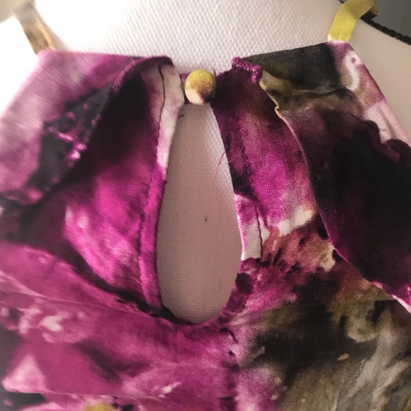 Beautiful Ruffled Top! Love the colors! - Picture 4 of 4